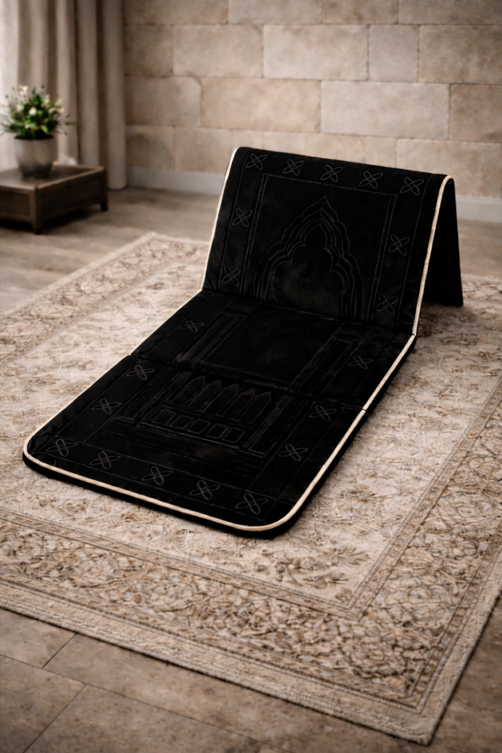 Tapis de prière avec dossier velours noir pour confort maison et soutien lombaire – AYAMINUR