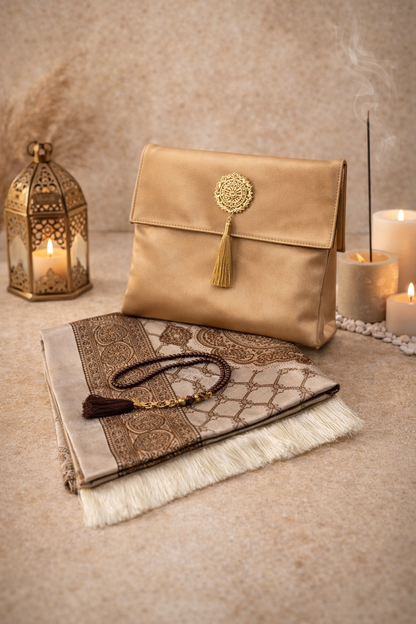 Tapis de prière beige transportable avec pochette satin et tasbih assorti – cadeau musulman AYAMINUR